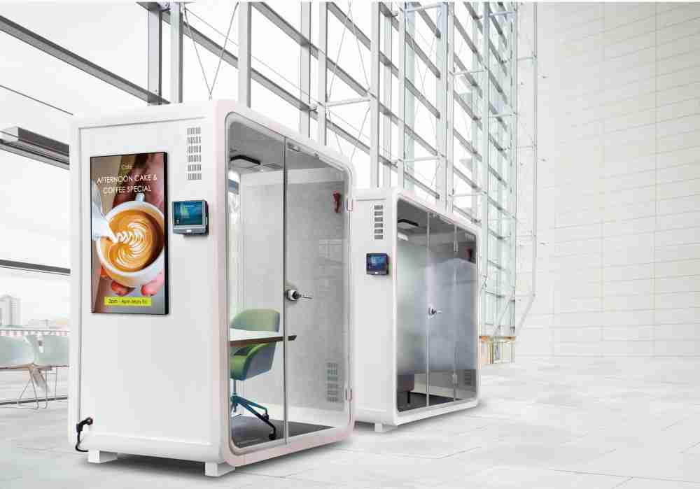 尊龙z6子公司达擎之智慧行动办公舱，，采用PDLC智能调光玻璃设计，，，透过通电与断电的电流切换，，，呈现透明与雾面效果，，，具节能降耗特性并兼顾隐私，，确保信息安全